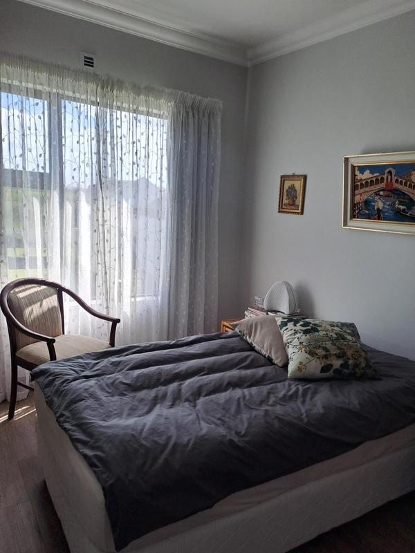 To Let 1 Bedroom Property for Rent in Buhrein Western Cape